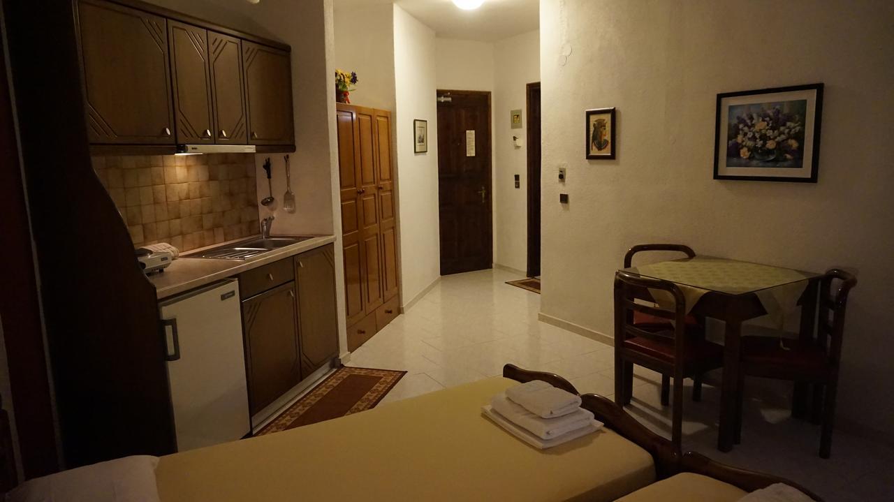Hotel Mary Marathókampos エクステリア 写真